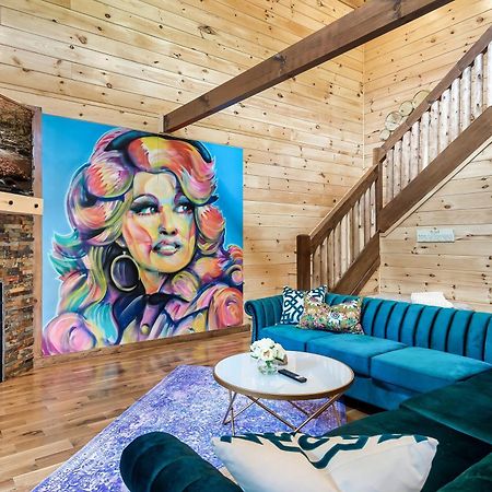 Southern Belle-NEW Boutique Cabin, Pool, Firepit, HotTub, Views Gatlinburg Extérieur photo