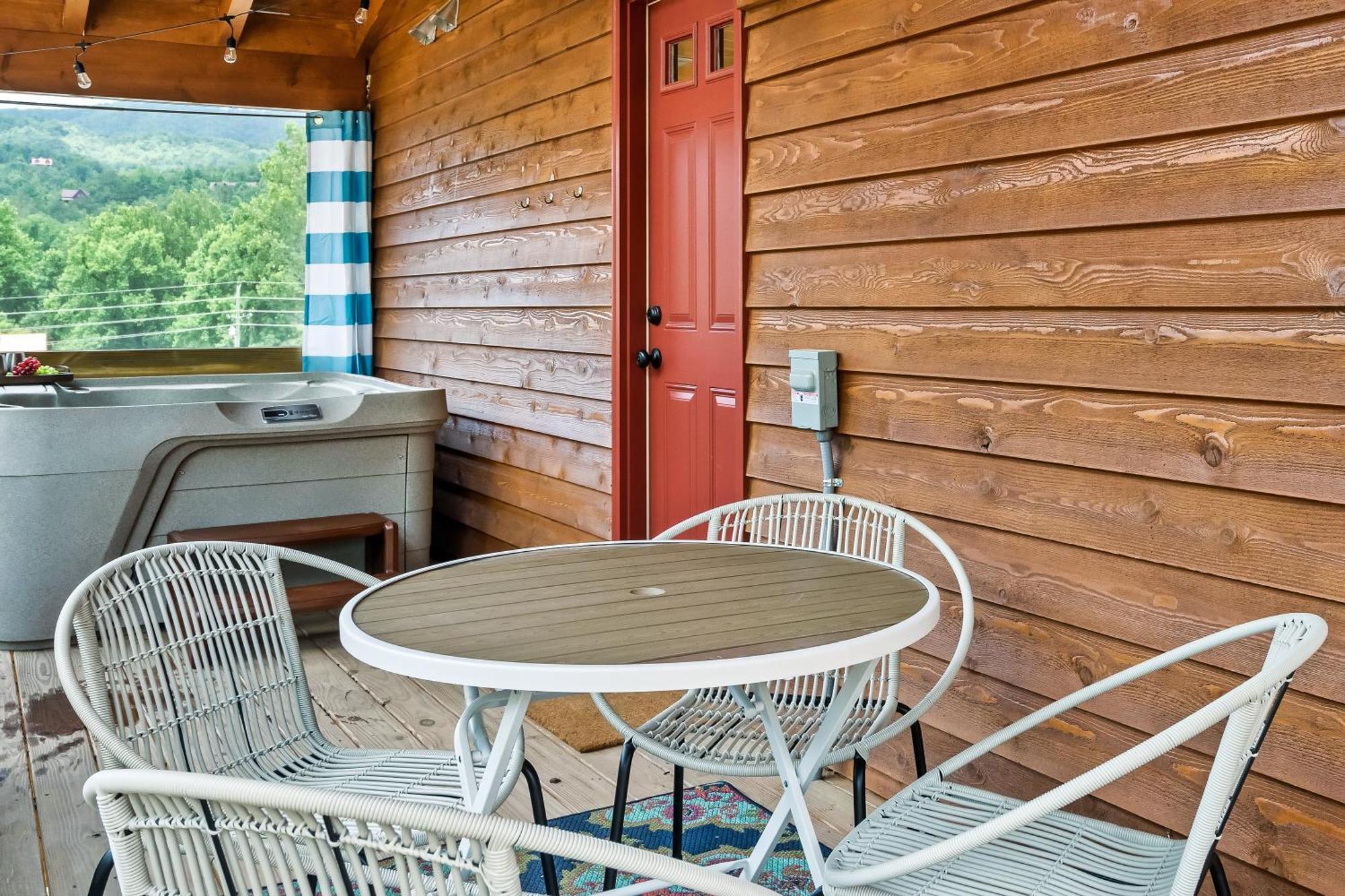 Southern Belle-NEW Boutique Cabin, Pool, Firepit, HotTub, Views Gatlinburg Extérieur photo
