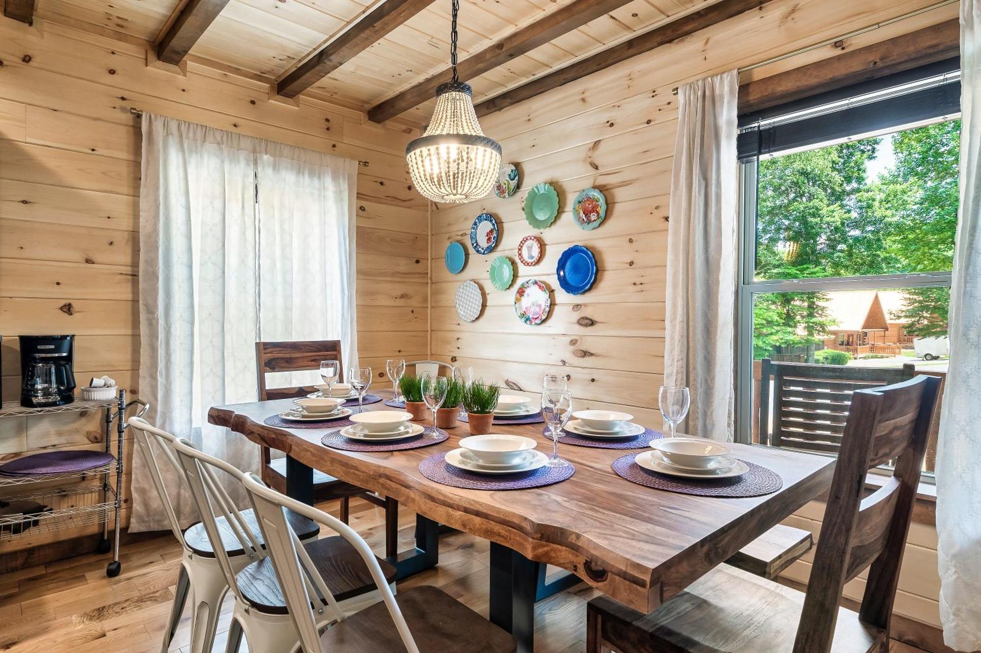 Southern Belle-NEW Boutique Cabin, Pool, Firepit, HotTub, Views Gatlinburg Extérieur photo