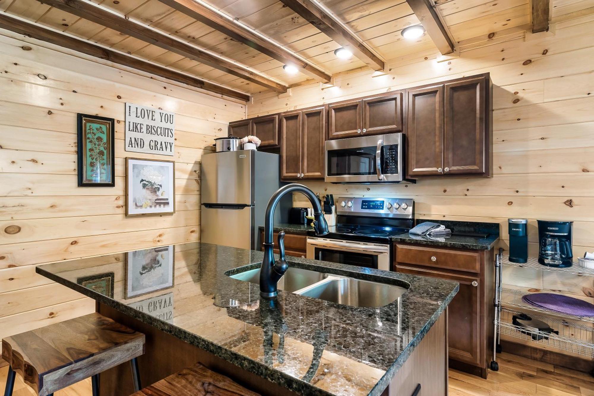 Southern Belle-NEW Boutique Cabin, Pool, Firepit, HotTub, Views Gatlinburg Extérieur photo