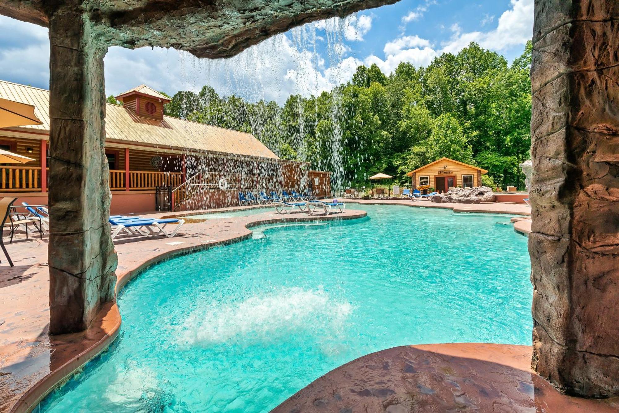 Southern Belle-NEW Boutique Cabin, Pool, Firepit, HotTub, Views Gatlinburg Extérieur photo