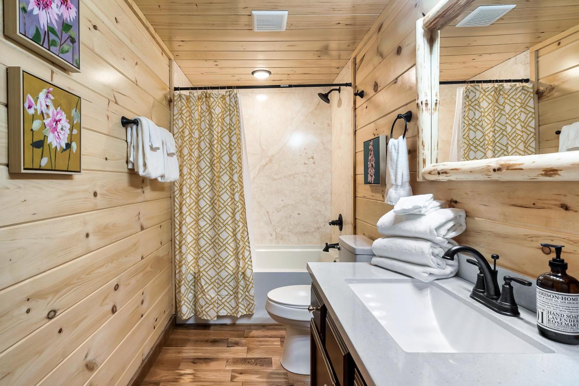 Southern Belle-NEW Boutique Cabin, Pool, Firepit, HotTub, Views Gatlinburg Extérieur photo