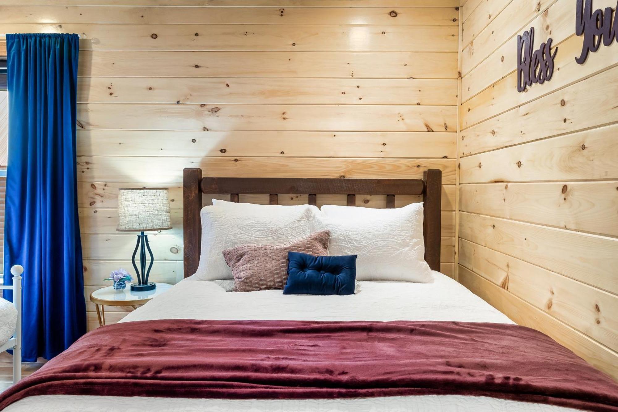 Southern Belle-NEW Boutique Cabin, Pool, Firepit, HotTub, Views Gatlinburg Extérieur photo