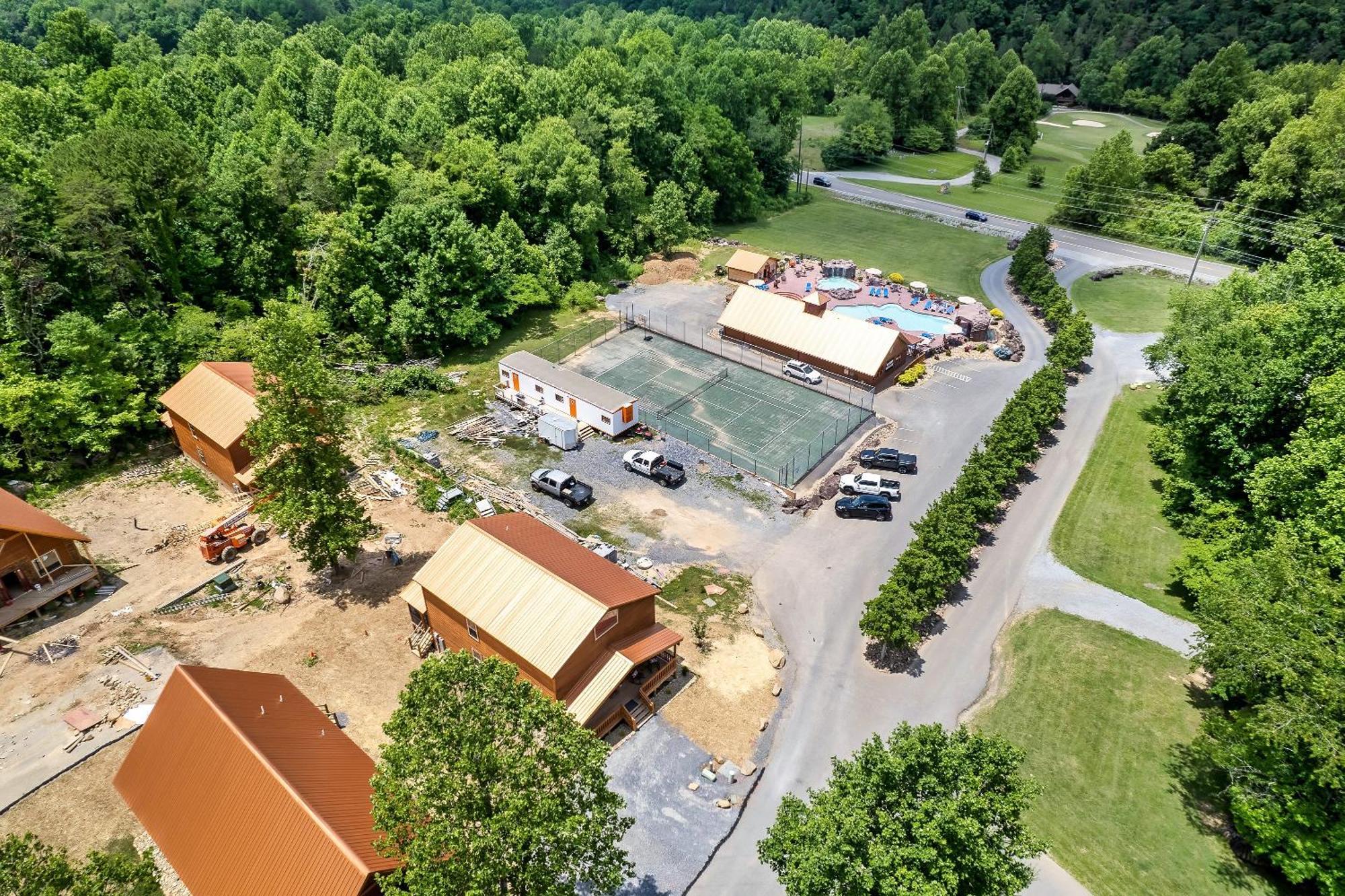 Southern Belle-NEW Boutique Cabin, Pool, Firepit, HotTub, Views Gatlinburg Extérieur photo