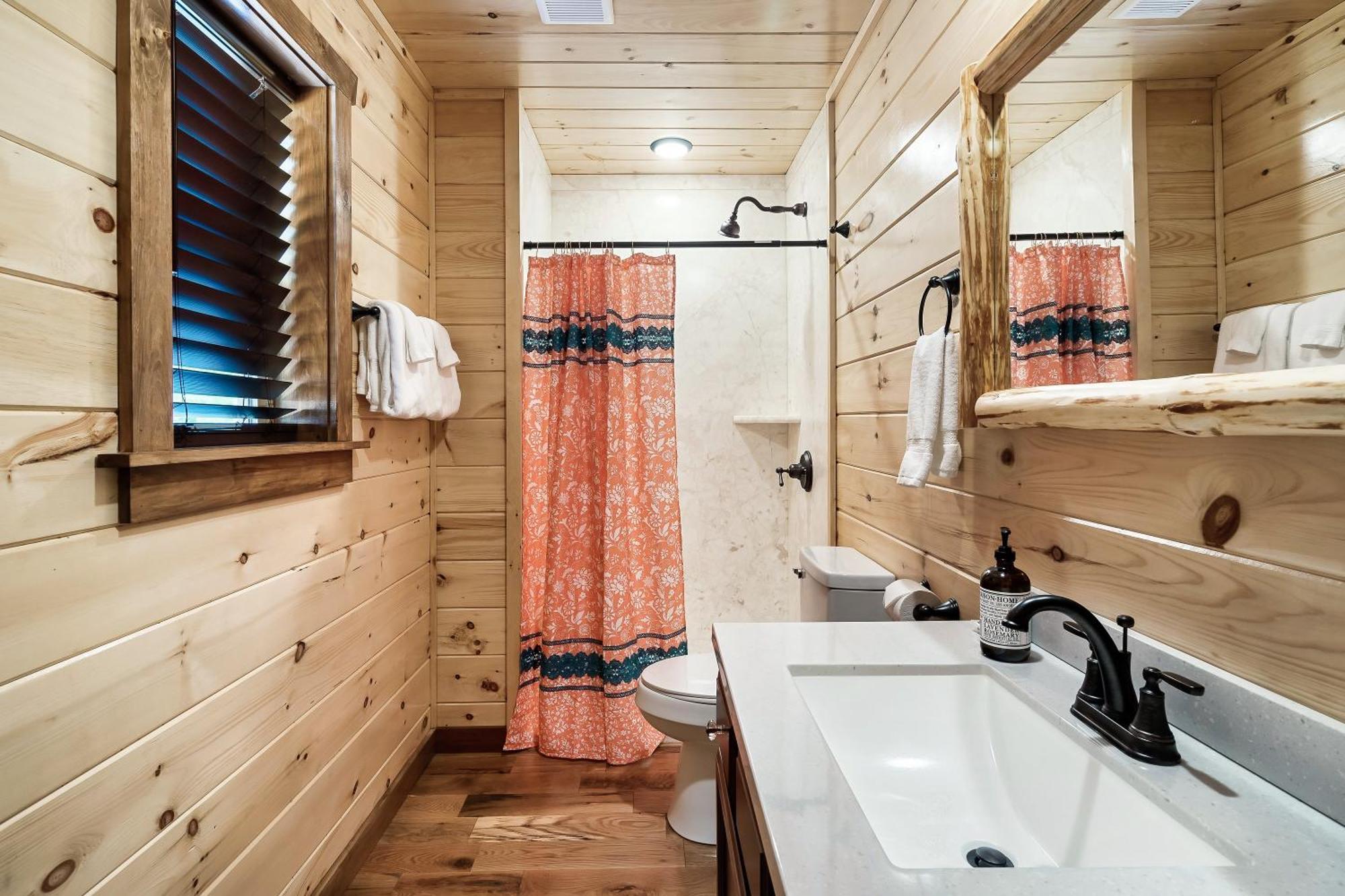 Southern Belle-NEW Boutique Cabin, Pool, Firepit, HotTub, Views Gatlinburg Extérieur photo
